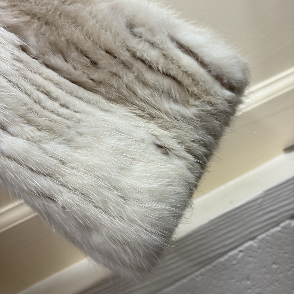 Saga vintage genuine Fox Fur - Picture 6 of 9